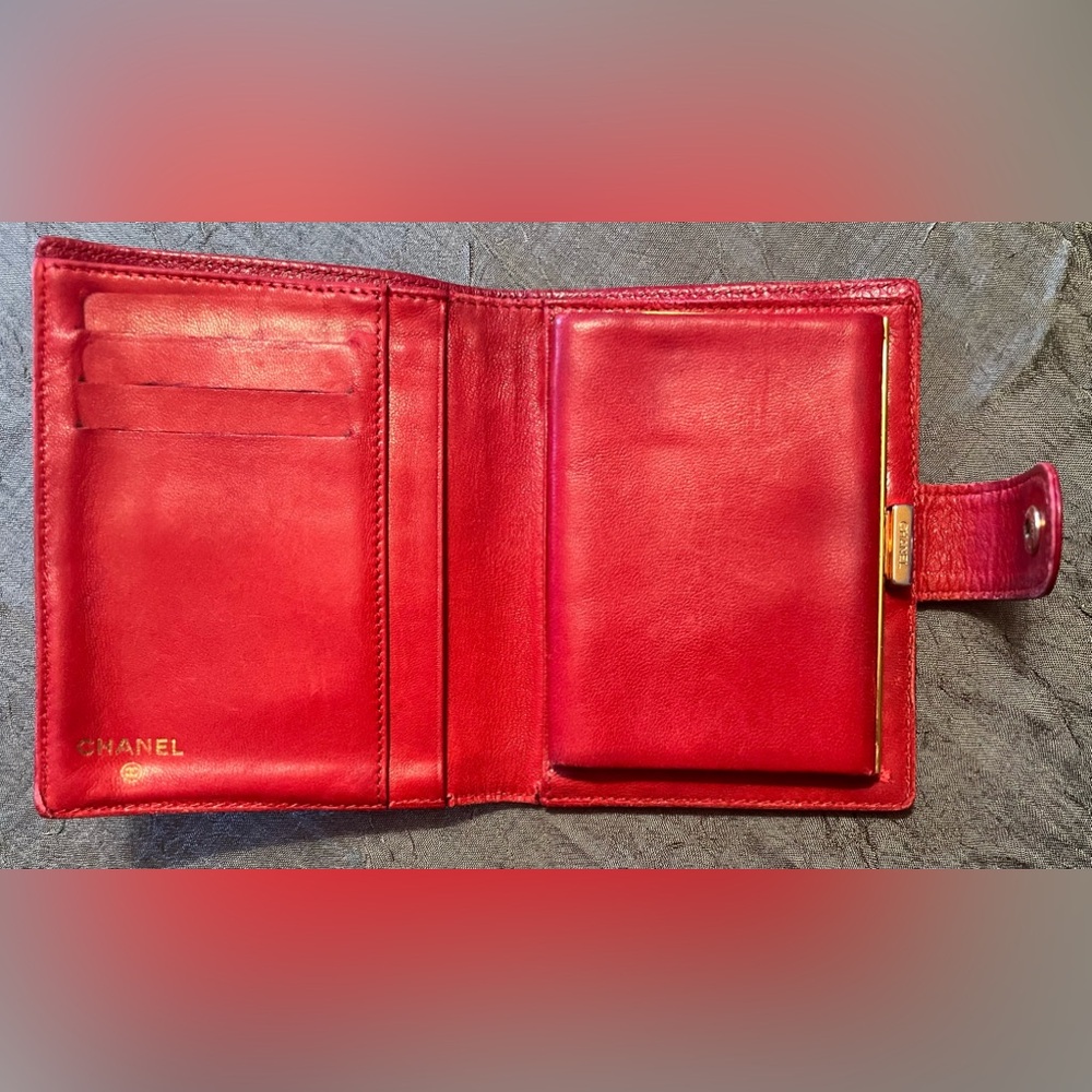 Vintage CHANEL Leather Wallet, Red - Picture 3 of 8